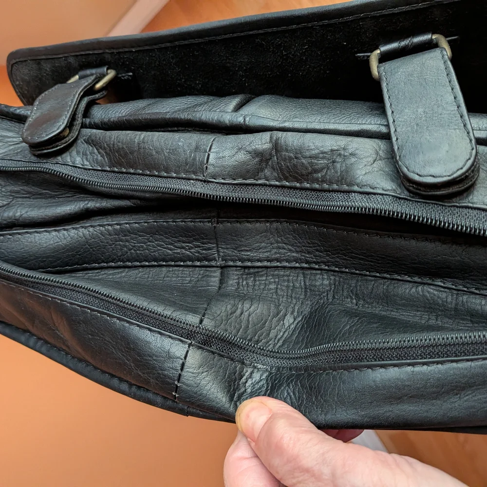 Elegant Black Leather Messenger Bag / laptop bag